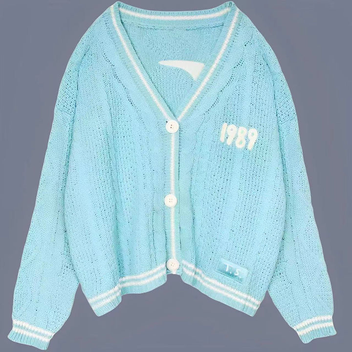 Women's short knitted V-neck cardigan with cable pattern and mother-of-pearl buttons Mune Fashion