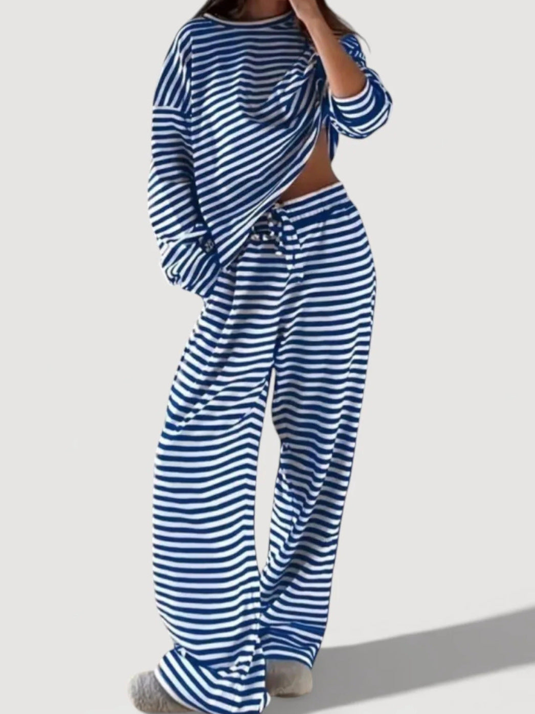 Ladies Comfortable Striped Lounge Set