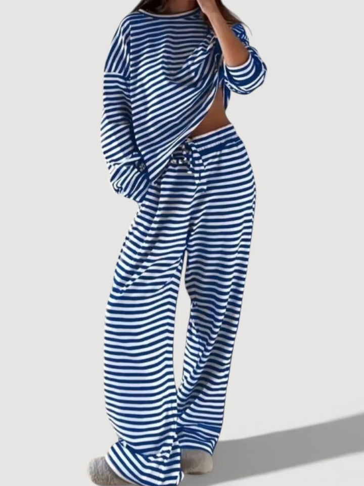 Ladies Comfortable Striped Lounge Set