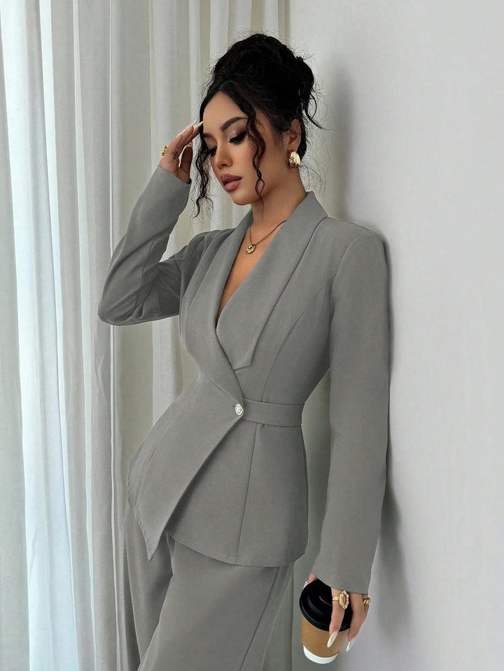 Women's tailored business blazer with shawl collar, belt waist and single-button closure Mune Fashion