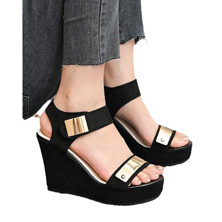 Women nan wedge sandals with platform and metallic details Mune Fashion