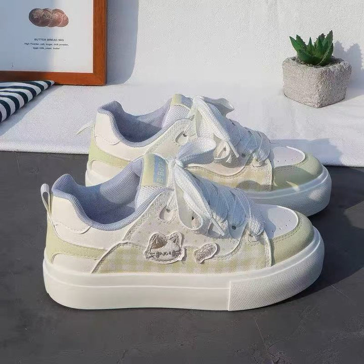 Ladies sneakers with stylish check pattern and comfortable sole Mune Fashion