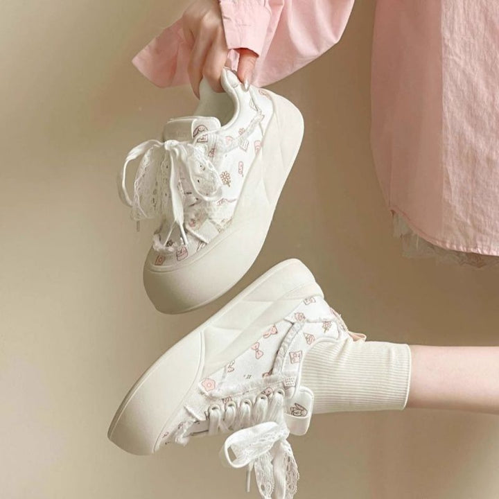 Women's sporty casual sneakers with unique animal motifs and practical lacing details Mune Fashion