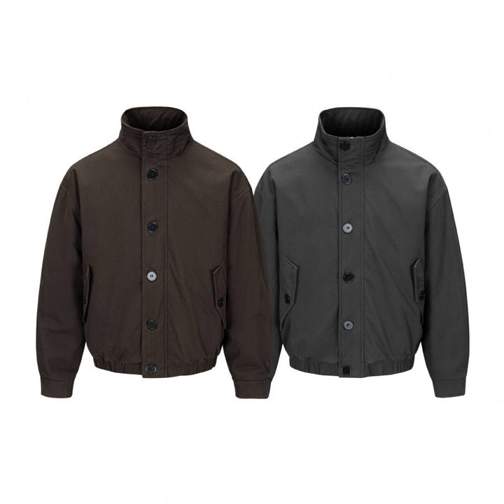 Men's short jacket in field look with reinforced stand-up collar, distinctive button placket and drawstring hem Mune Fashion