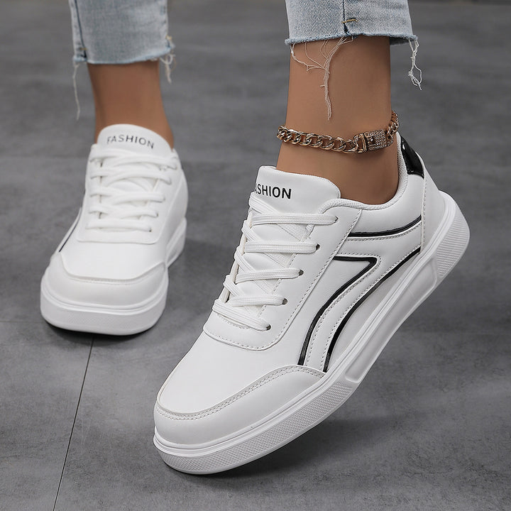 Men's low-cut synthetic leather sneakers with shock-absorbing lightweight foam sole and padded heel cushion Mune Fashion