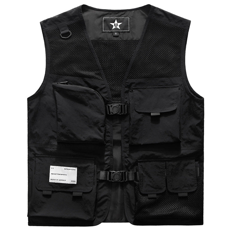 Men's multifunctional utility vest with mesh back, modular pocket arrangement, and click fasteners Mune Fashion