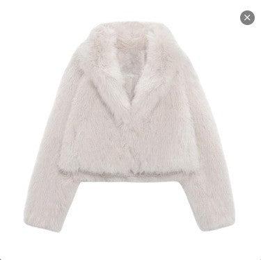 Ladies Cropped Faux Fur Short Jacket with Extra Voluminous Shawl Collar Mune Fashion