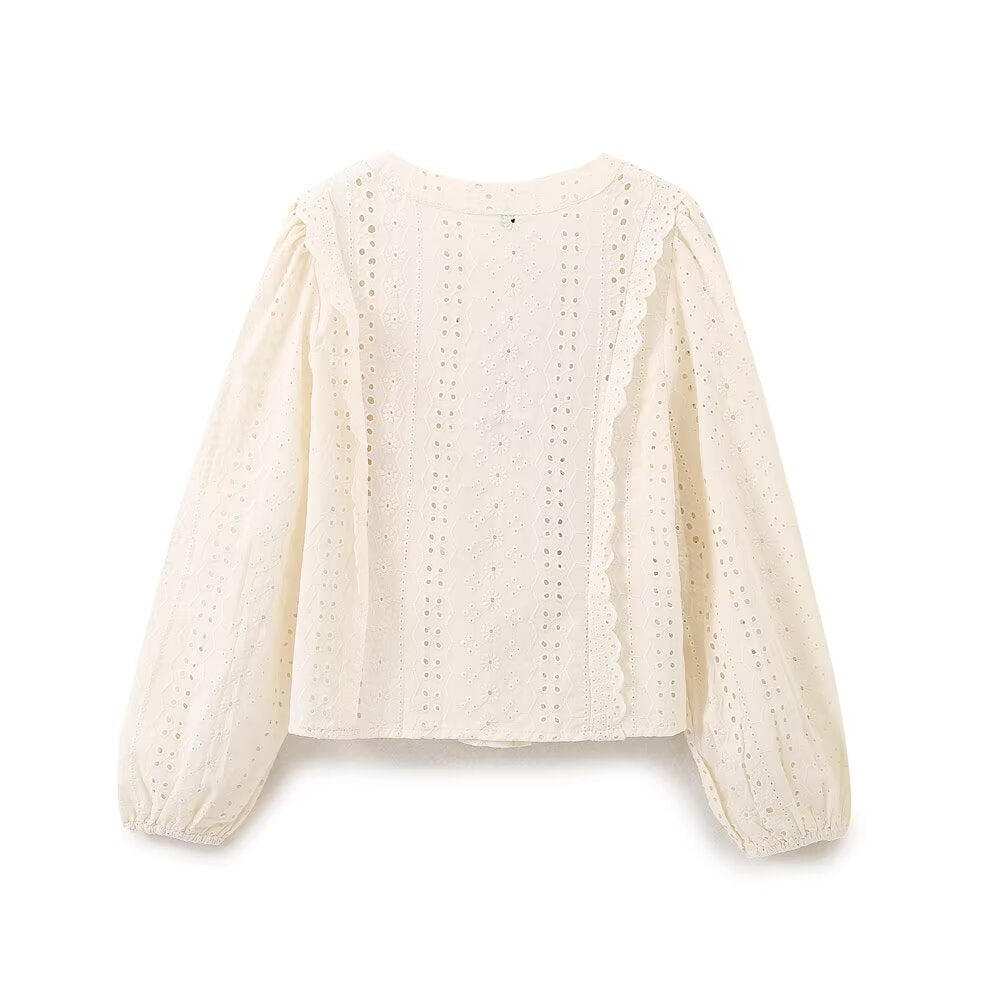 Women's Broderie-Anglaise Blouse with Round Neckline, Balloon Sleeves and Lace Trim Mune Fashion
