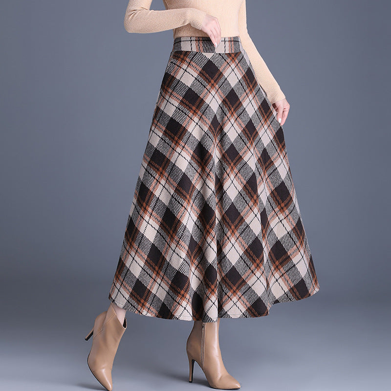 Ladies' loosely checked A-line skirt made of wool blend with high waist and side pockets Mune Fashion