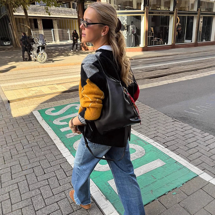 Women's Oversize Argyle Sweater made from Mohair Blend with Round Neck and Contrasting Diamond Details Mune Fashion
