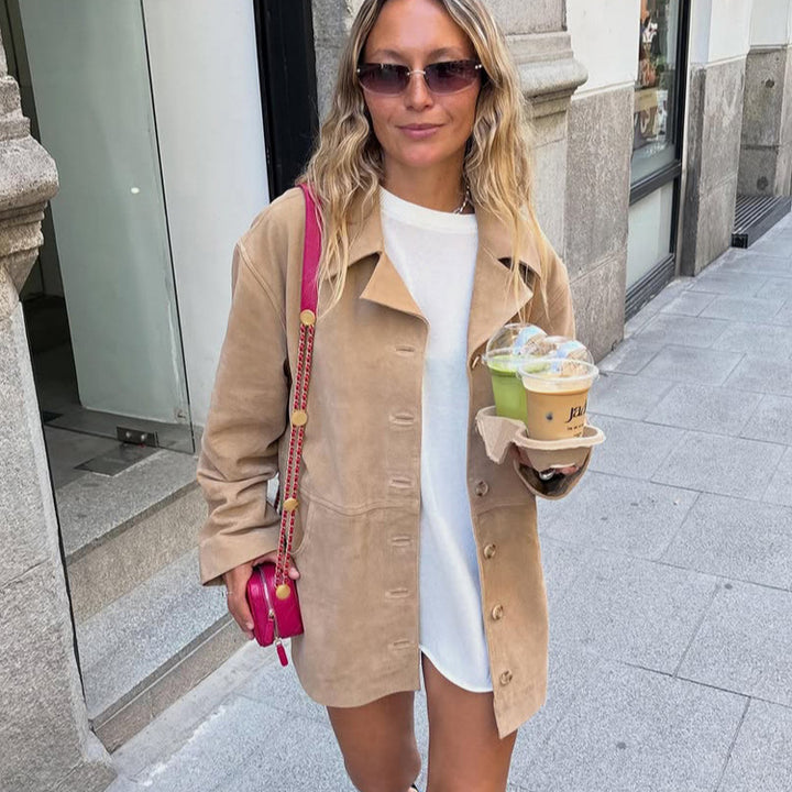 Women's short coat in suede look with boxy silhouette, horn button front & patch pockets Mune Fashion