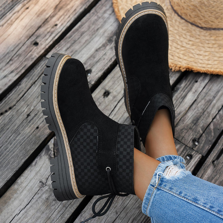 Women's short suede ankle boot with robust profiled sole and padded shaft Mune Fashion