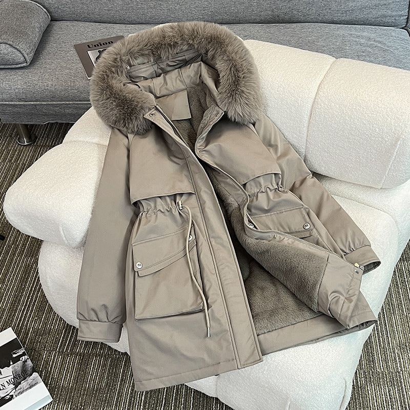 Ladies Fashionable Winter Parka with Cozy Inner Lining and Practical Pockets Mune