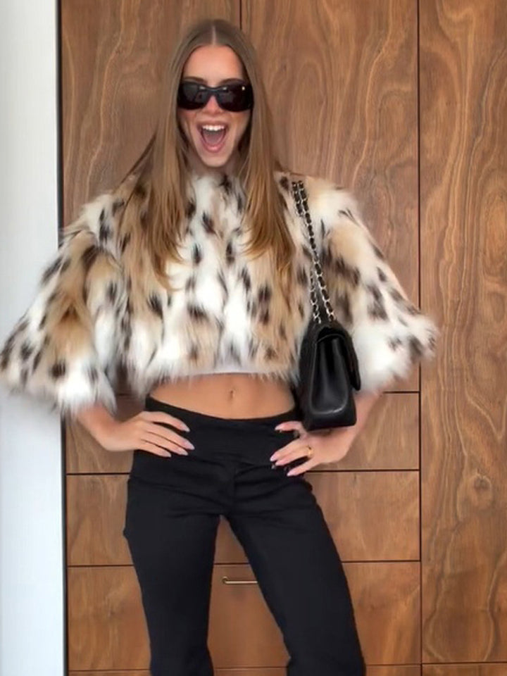 Women’s Short Cut Faux Fur Bolero with Leopard Pattern and Voluminous Three-Quarter Sleeves Mune Fashion