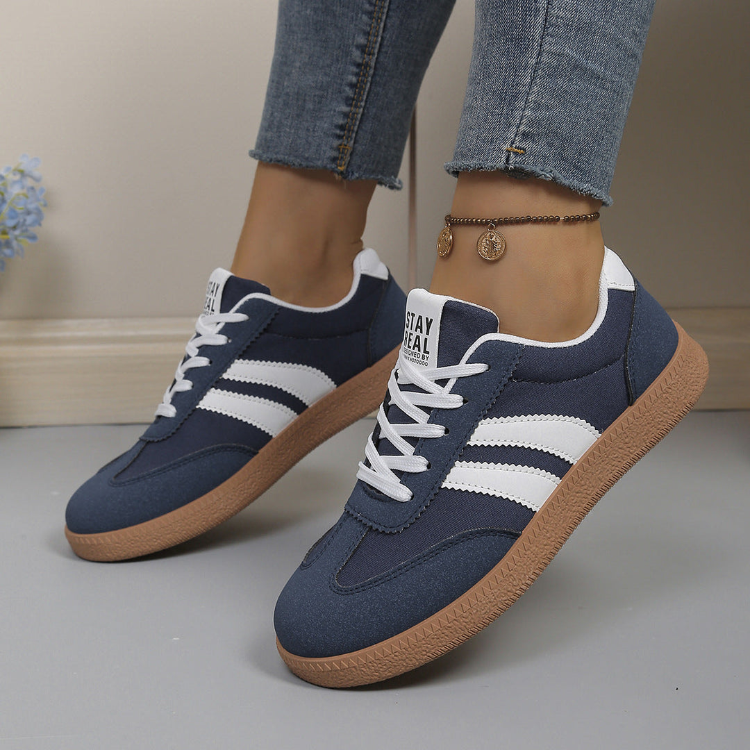 Women sneakers in modern sports design with comfortable cushioning Mune Fashion