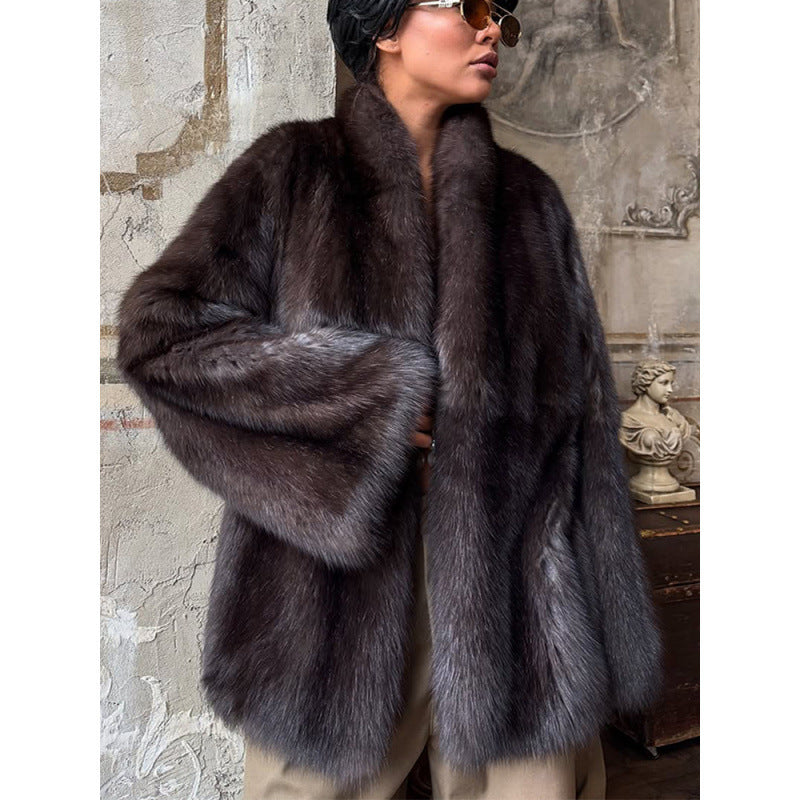 Ladies short fur coat with kimono sleeves and stand-up collar Mune Fashion