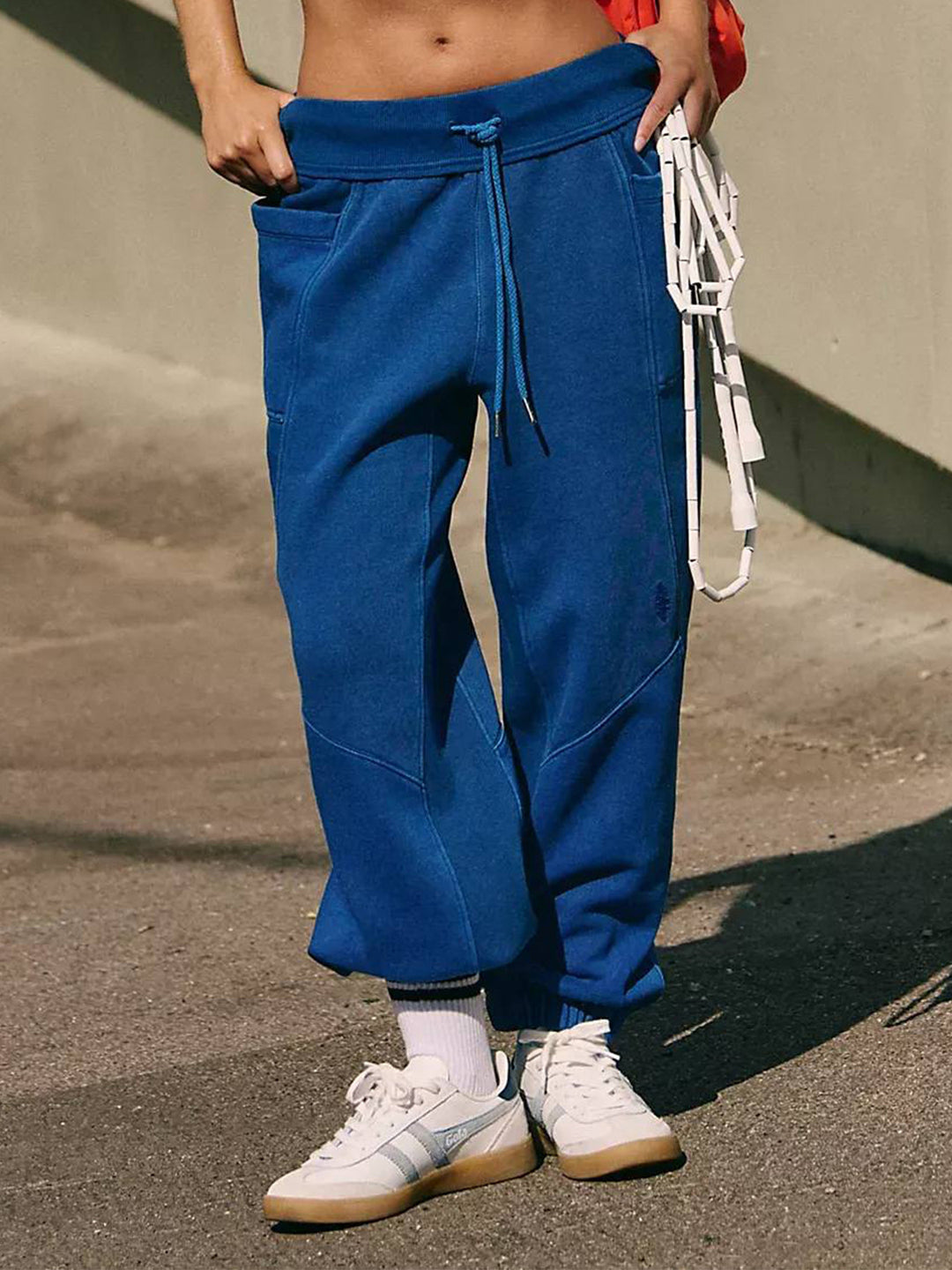 Women's oversized sweatpants in baggy cut with high waistband fit and drawstring Mune Fashion
