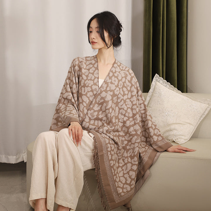 Women's Elegant Jacquard Poncho with Leopard Jacquard and Fringes Mune Fashion