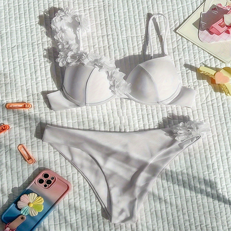 Women's Push-Up Bikini with stylish floral details Mune Fashion