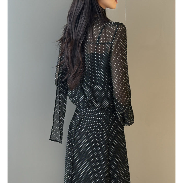Women's chiffon blouse with bow collar, fine polka dot print and decorative pleats Mune Fashion