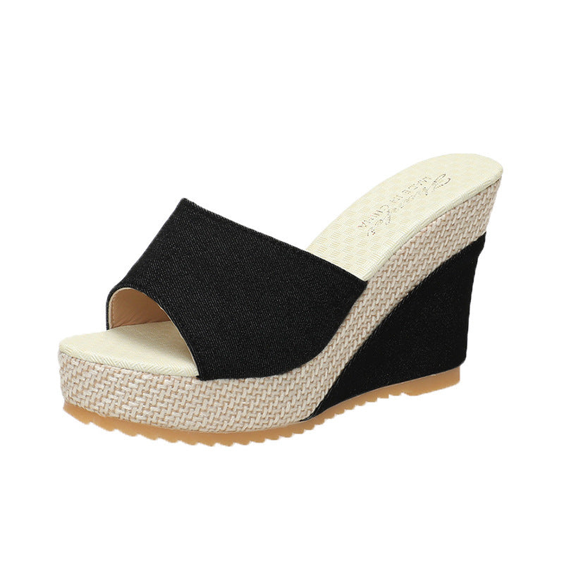 Women's Keil-sandal with open toe area, wide textile strap, straw platform and padded comfort insole Mune Fashion