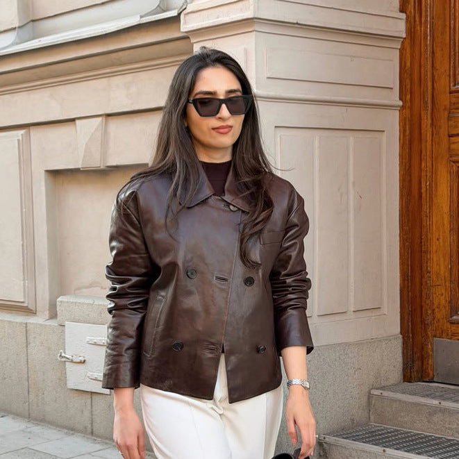 Women's short jacket made of smooth nappa leather in double-breasted with shirt collar Mune Fashion