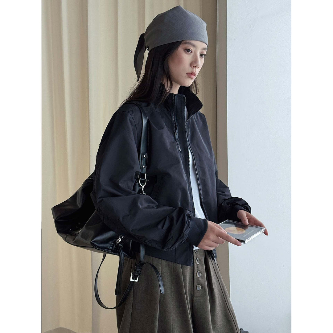 Women’s short lightweight windbreaker bomber jacket with stand-up collar and elastic cuffs Mune Fashion
