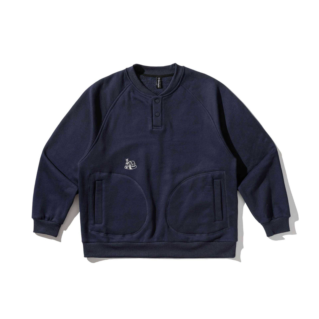 Men's sweatshirt with button placket in Henley style, raglan sleeves and patch round pockets Mune Fashion