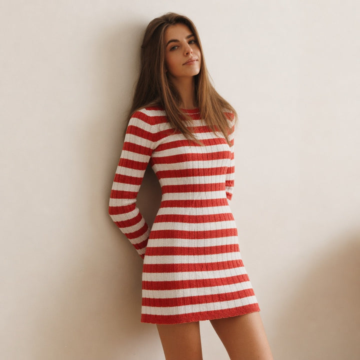 Women's body-hugging ribbed knit dress with round neckline and long sleeves Mune Fashion