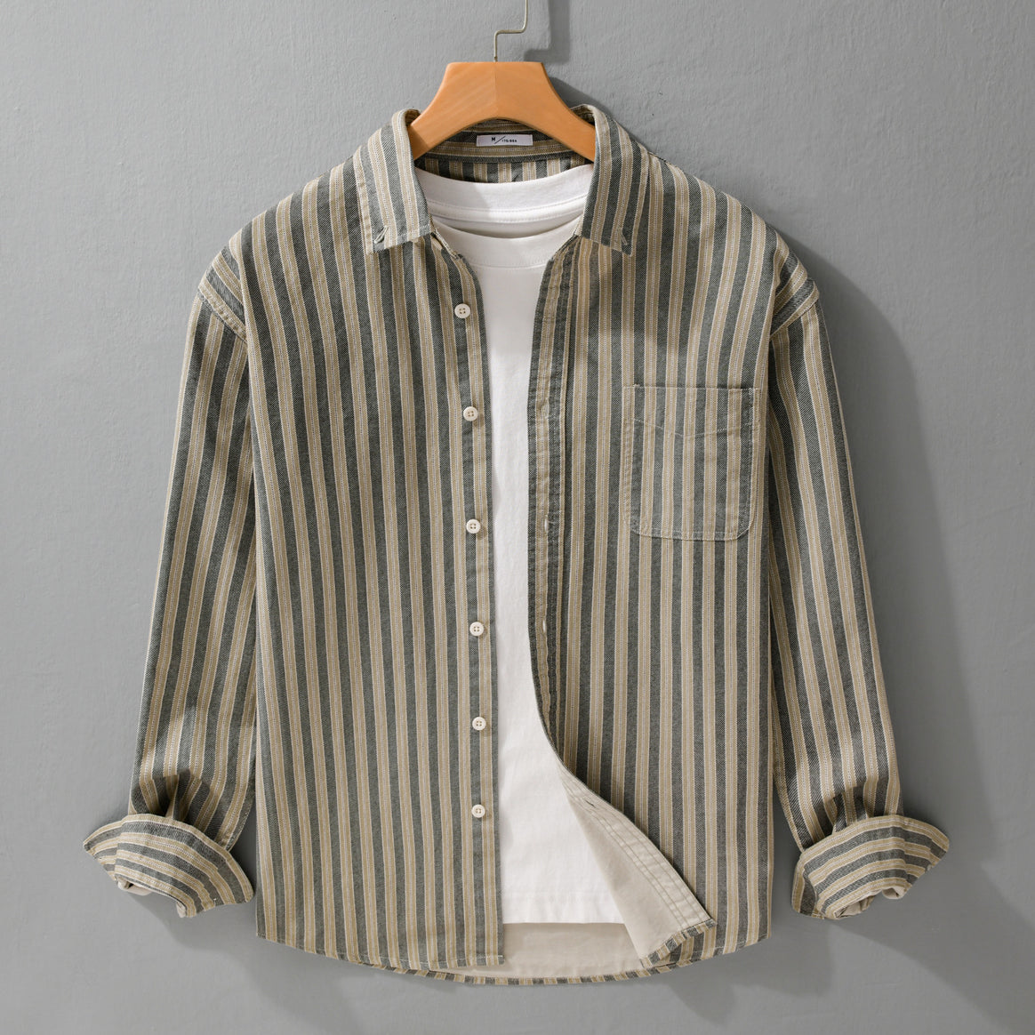 Men's shirt with button-down collar made of breathable linen-cotton blend in relaxed fit Mune Fashion