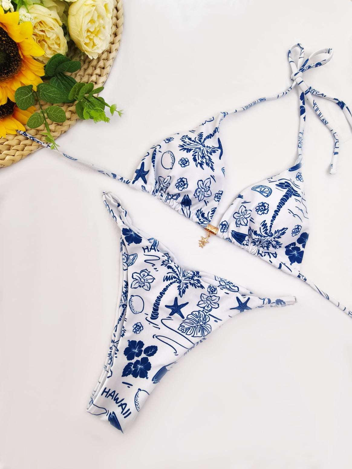 Women's bikini set with sophisticated polka dot design and adjustable halter Mune Fashion