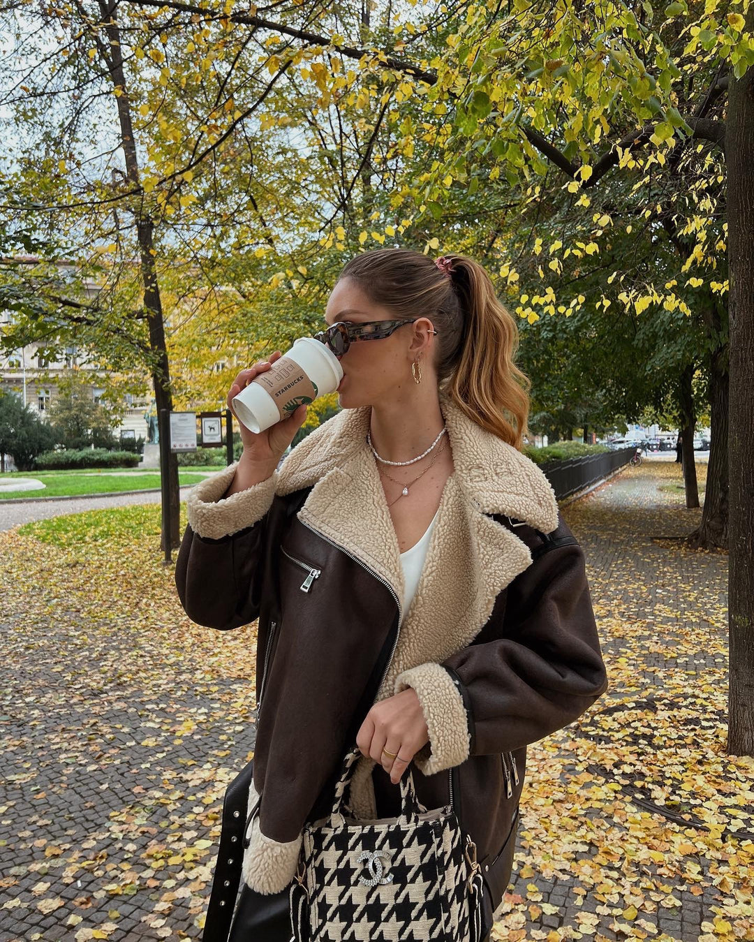 Women's Casual Aviator Biker Jacket in Vintage Leather Look with Sherpa Lining Mune Fashion