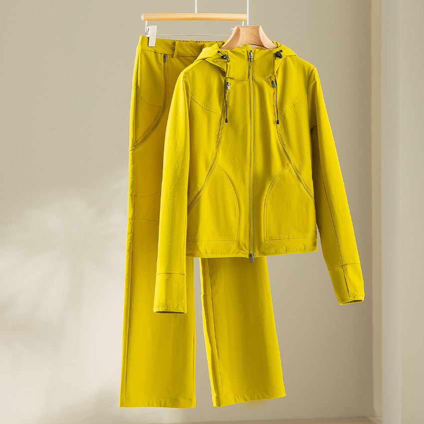 Women's Lightweight Hooded Jacket made of Functional Fleece with Two-Way Zipper and Ergonomic Seams Mune Fashion