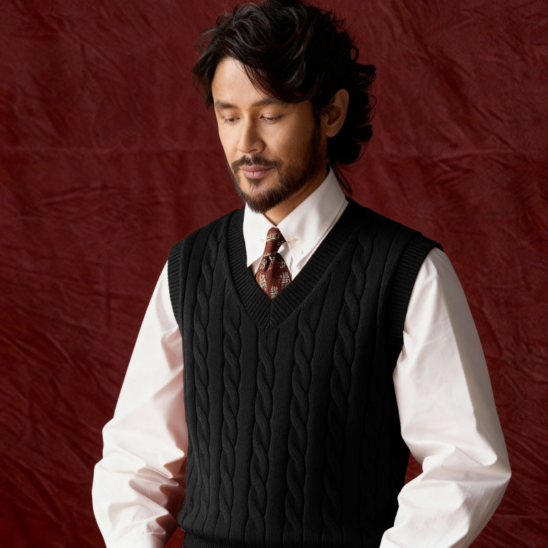 Men's knitted vest with cable pattern and V-neck Mune Fashion