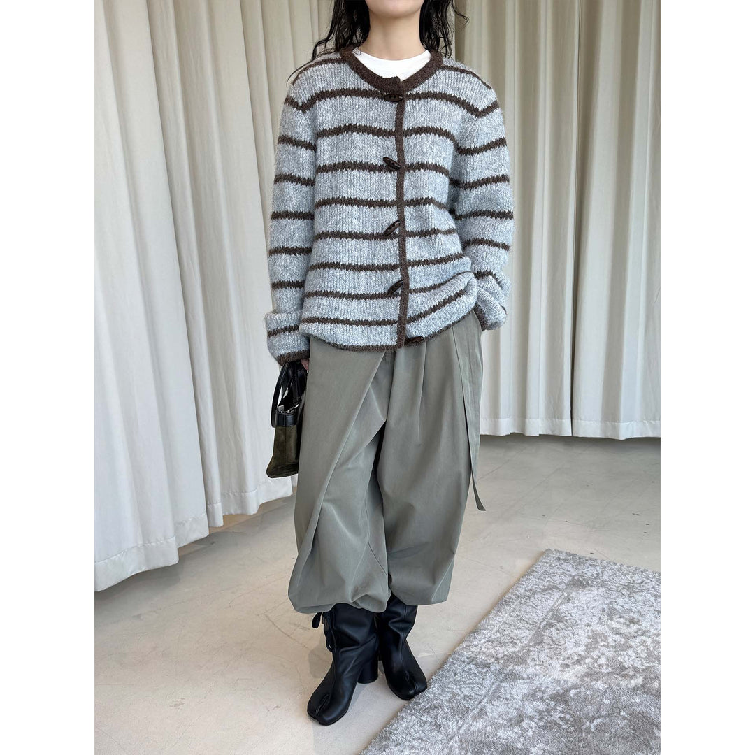 Women's Chunky Knit Short Jacket in Boxy Cut with Toggle Closures Mune Fashion
