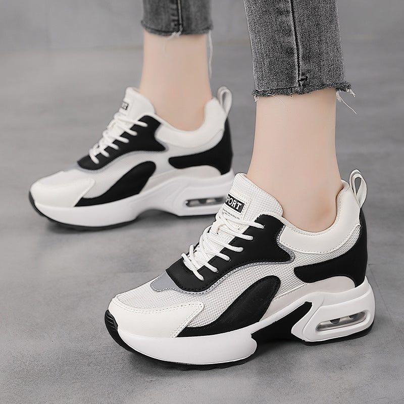 Women's nan dynamic retro sneaker with visible heel cushioning, textured mesh upper and pull tab Mune Fashion