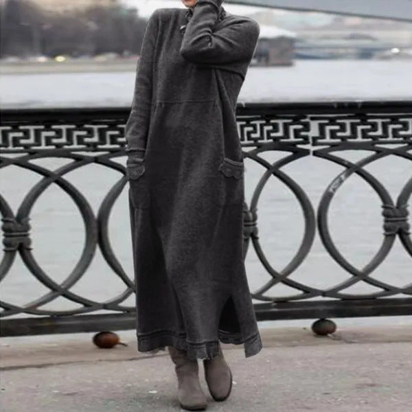 Women's long knit maxi dress with side slits and patch pockets Mune Fashion