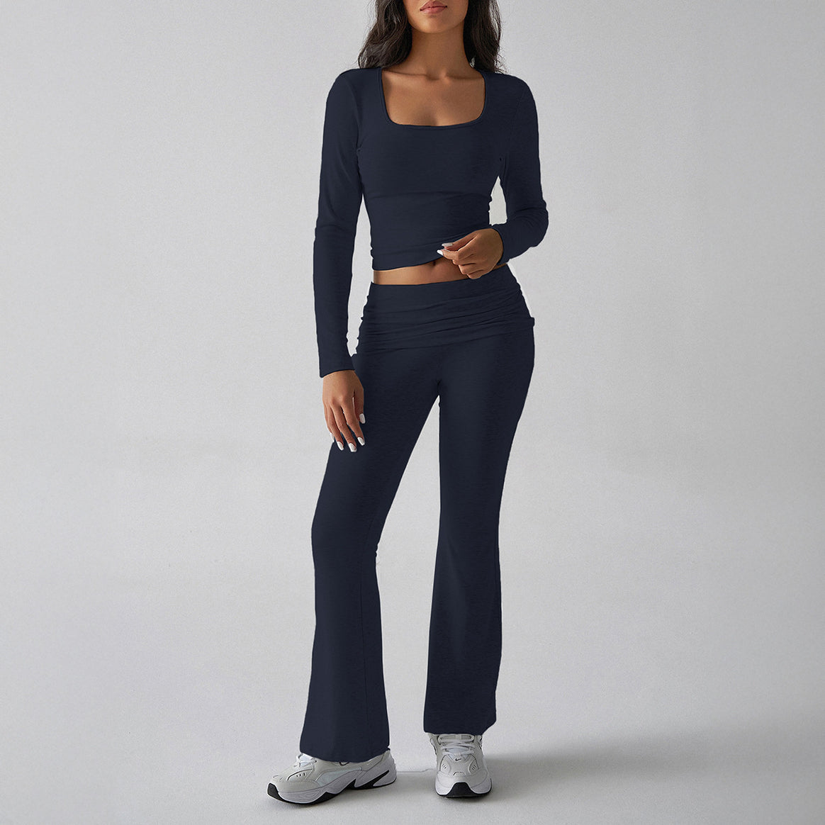 Women's figure-hugging cropped set with long-sleeve top with square neckline and flared high-waist yoga pants Mune Fashion