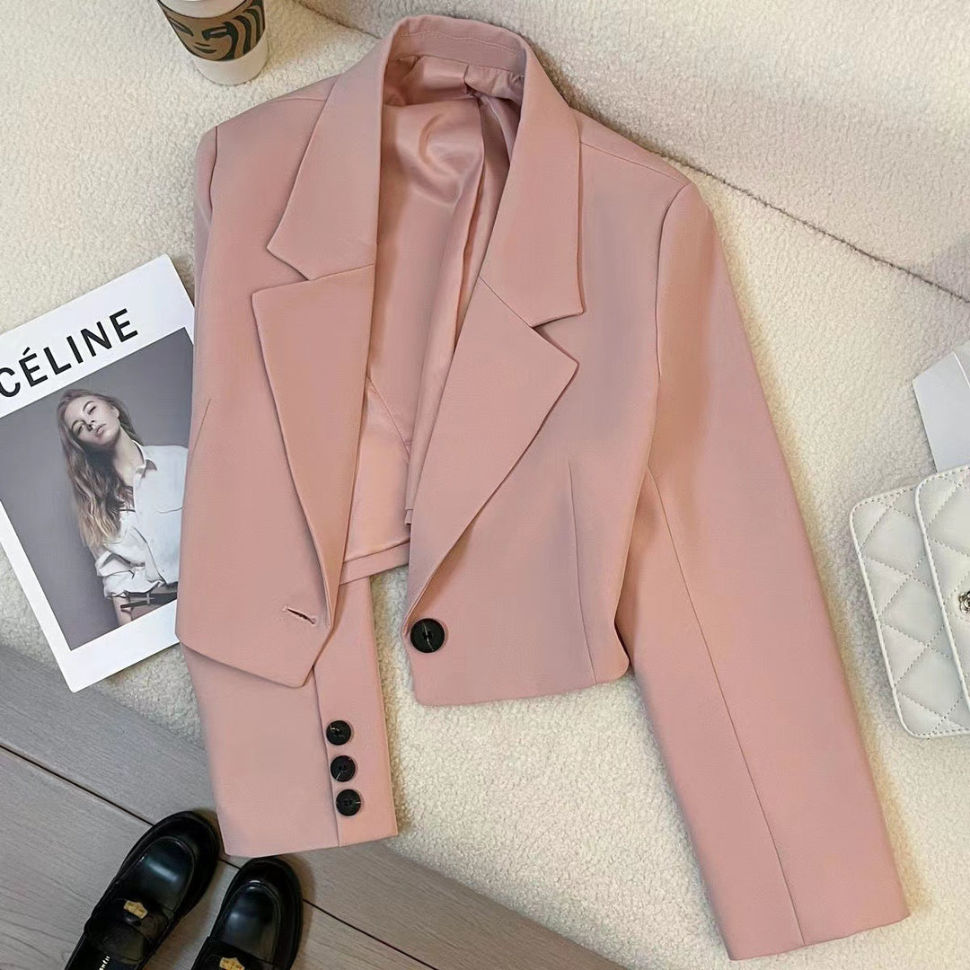 Women nan short tailored blazer with distinctive lapel and one-button closure Mune Fashion