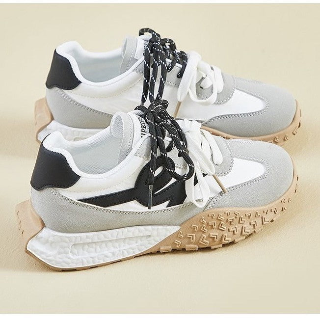 Women's sporty sneakers with innovative cushioning system and flexible outsole Mune Fashion