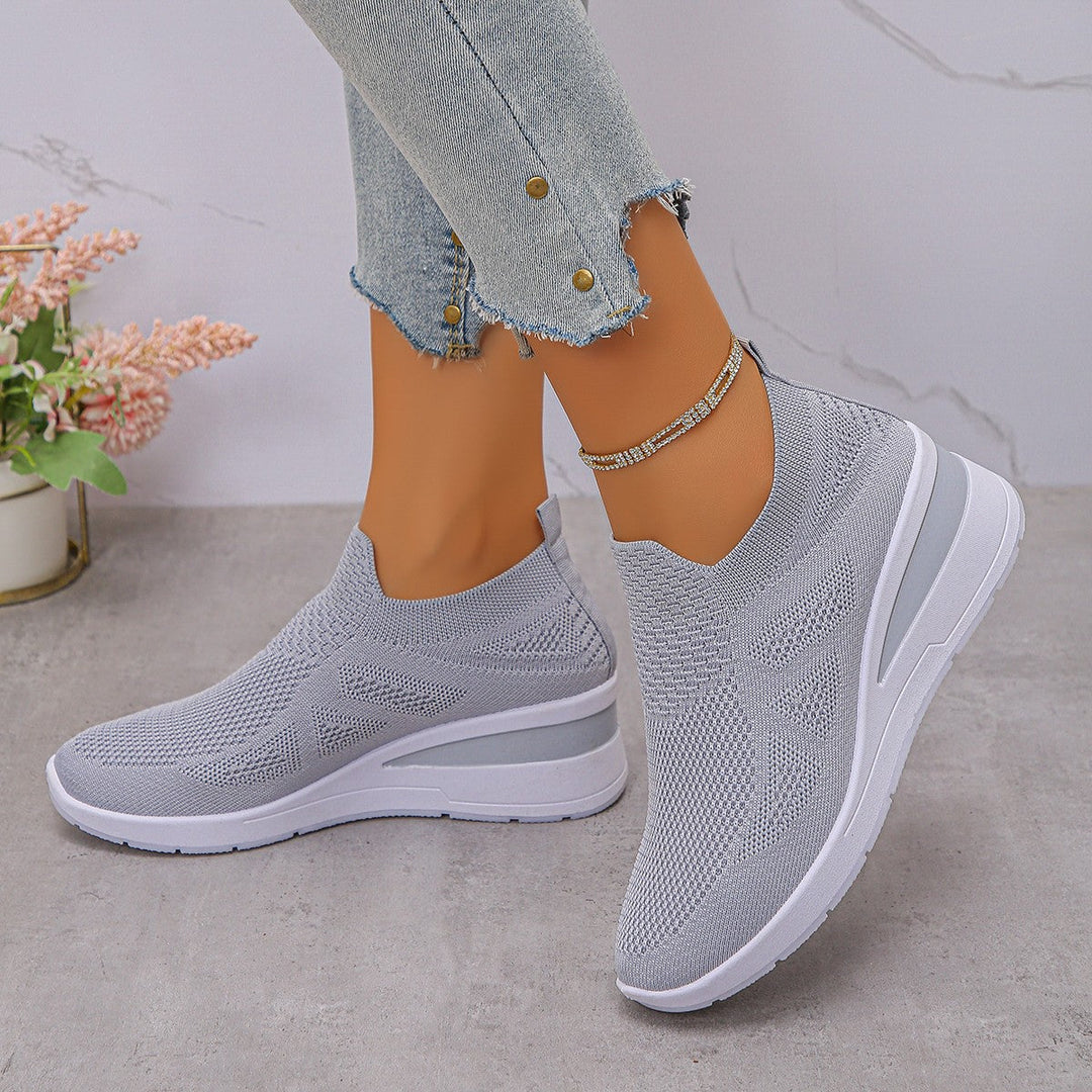 Women's Comfortable Wedge Sneakers made of breathable knitted material Mune Fashion