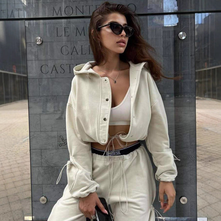 Women's loungewear set with oversized hoodie and high-waisted sweatpants Mune Fashion