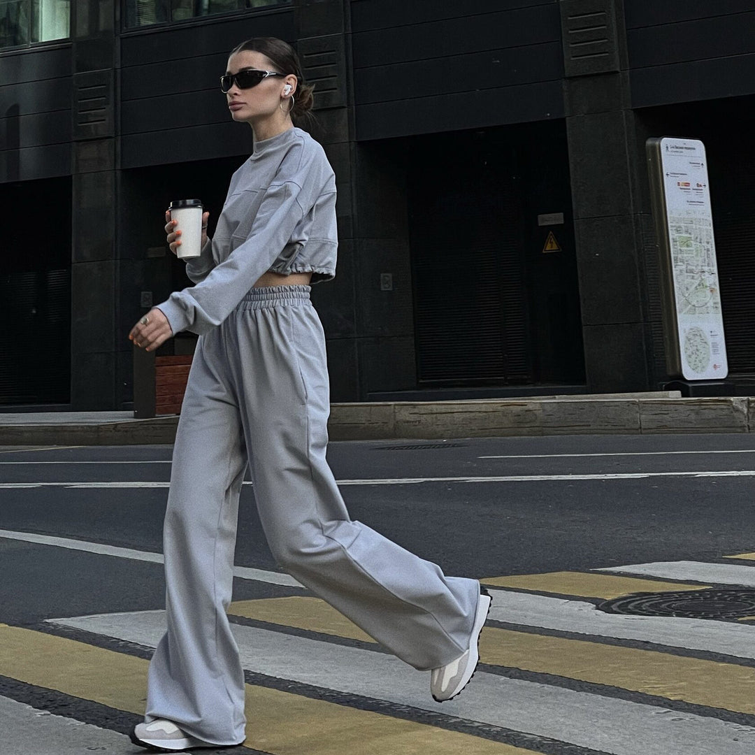 Women Cropped Loungewear Set with gathered drawstring and wide high-waist pants Mune Fashion