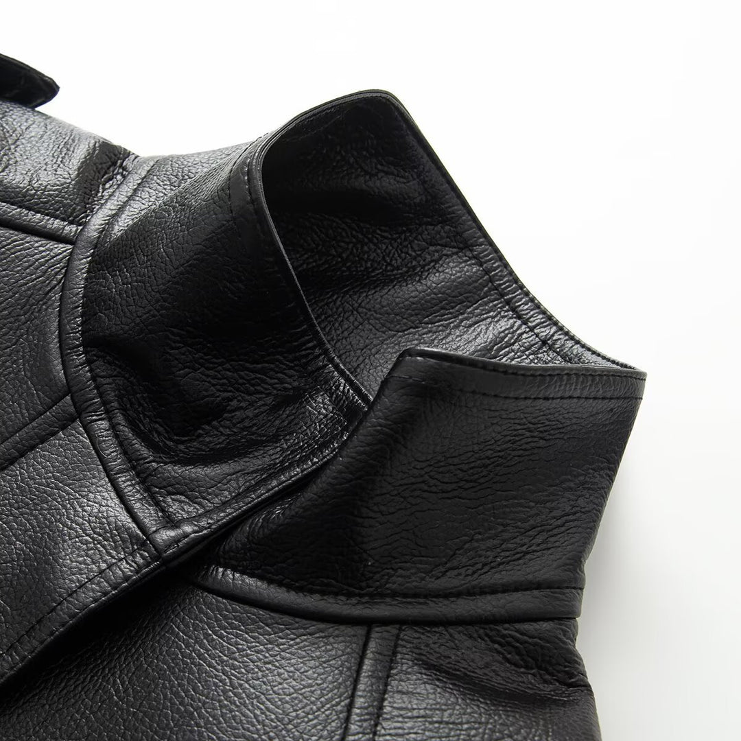 Women's short jacket in leather look with stand-up collar, dropped shoulder section and decorative shoulder epaulettes Mune Fashion