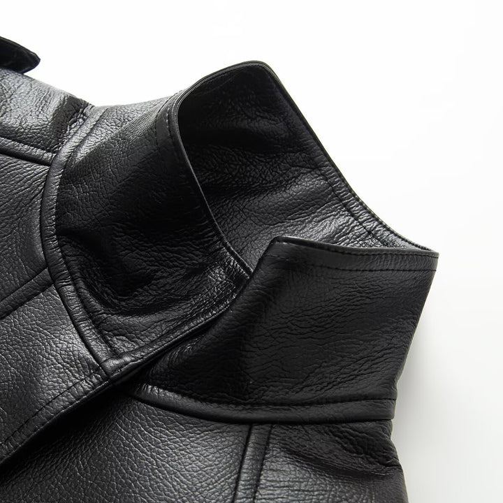 Women's short jacket in leather look with stand-up collar, dropped shoulder section and decorative shoulder epaulettes Mune Fashion