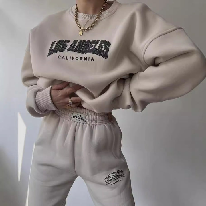 Women Oversized Lounge Set made of cotton fleece with college embroidery and relaxed joggers Mune Fashion