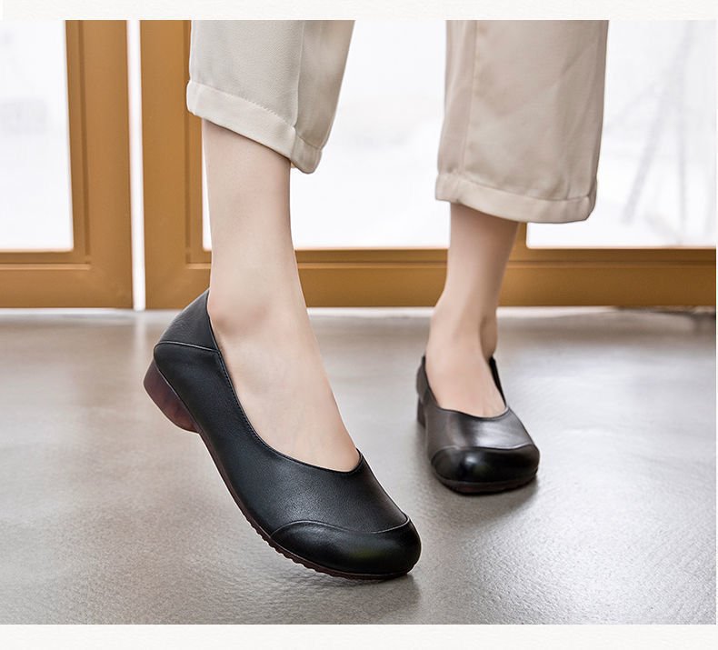 Women’s elegant slipper ballerina with ergonomic comfort footbed and subtle decorative seam Mune Fashion