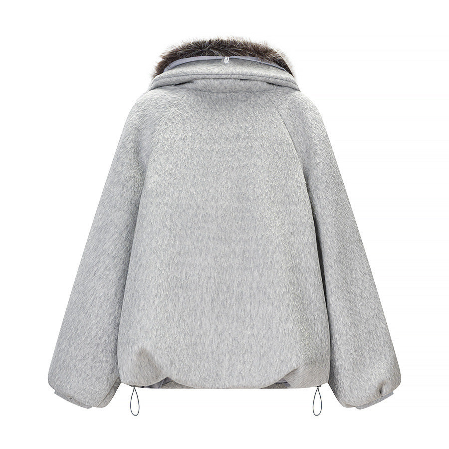 Women's short jacket made of faux fur in oversized cut with voluminous faux fur collar Mune Fashion