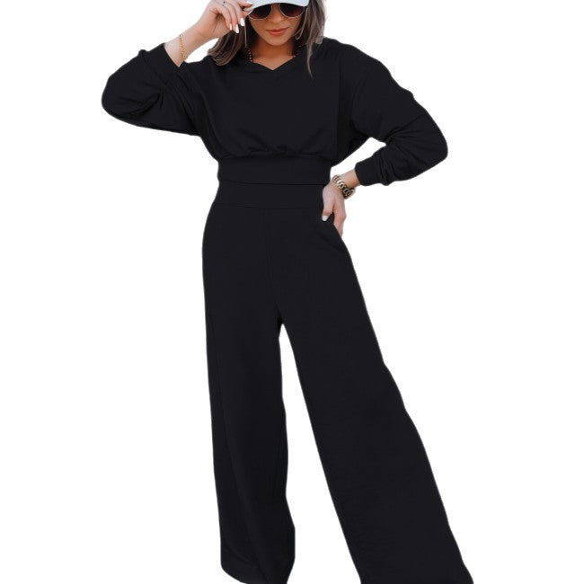 Women’s loungewear set with cropped v-neck sweater and high-waisted palazzo pants Mune Fashion