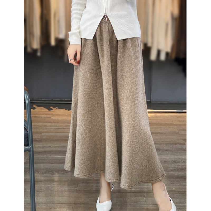 Women's midi skirt made of knitted wool blend with flared A-line Mune Fashion